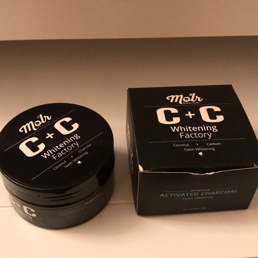Molr Charcoal Whitening Powder